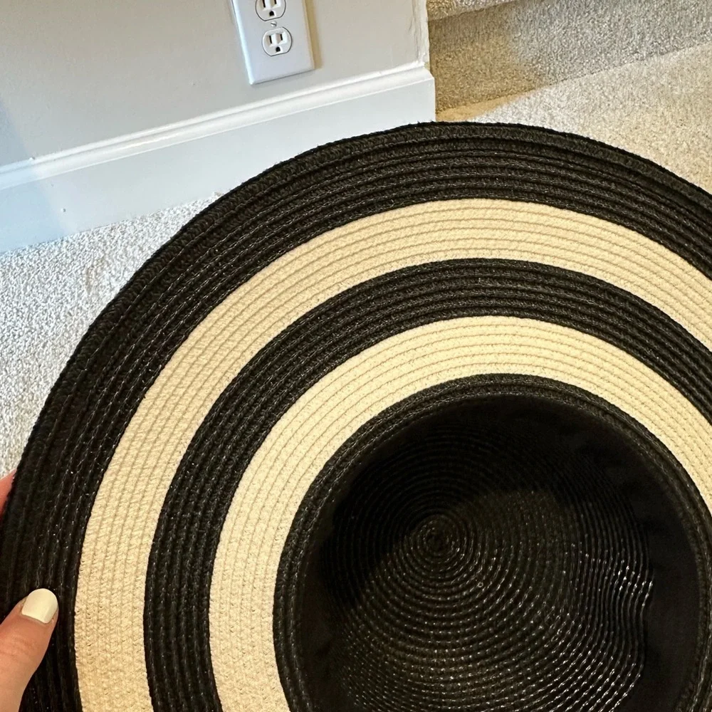 Elegant Black and White Wide Brim Hat Charming Charlie’s - Picture 7 of 9